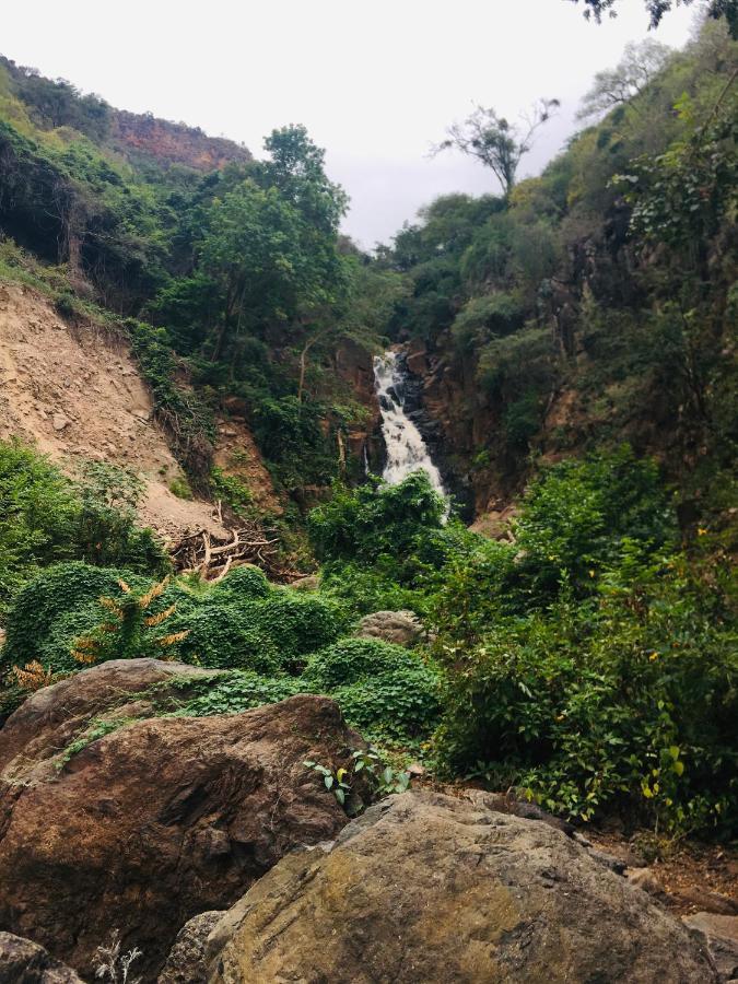Appartamento Ava Garden Backpackers Mto wa Mbu Esterno foto