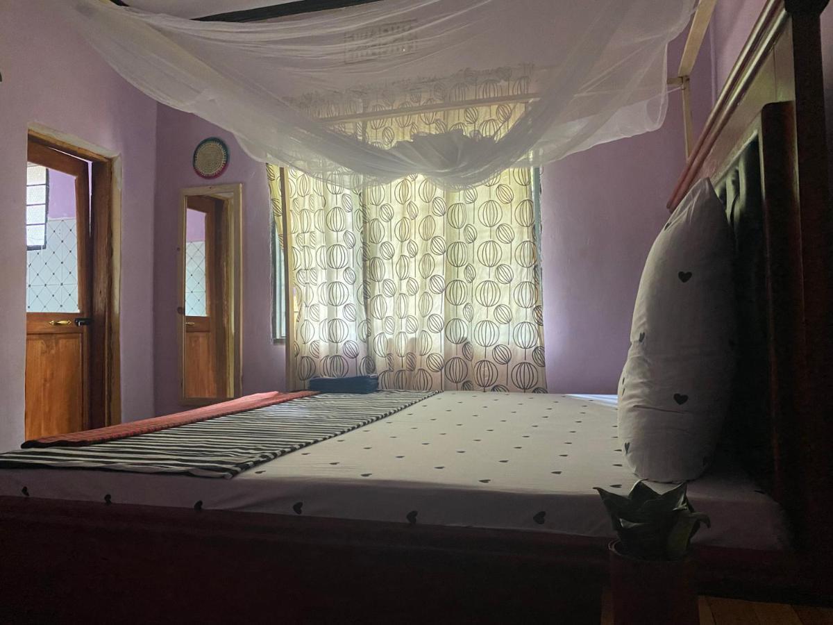 Appartamento Ava Garden Backpackers Mto wa Mbu Esterno foto