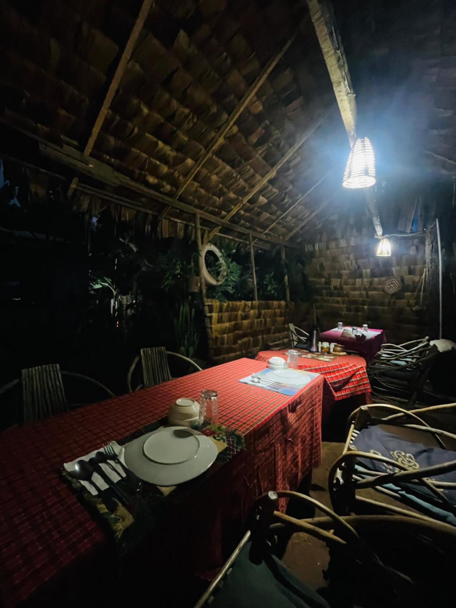 Appartamento Ava Garden Backpackers Mto wa Mbu Esterno foto